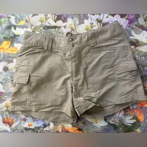 Women’s THE NORTH FACE Khaki Outdoor Camping Nylon Shorts 🌵